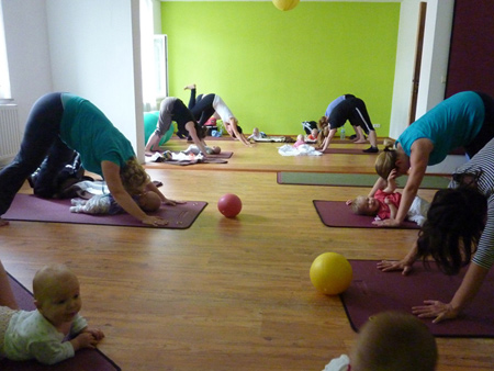 Mama- und Baby-Pilates